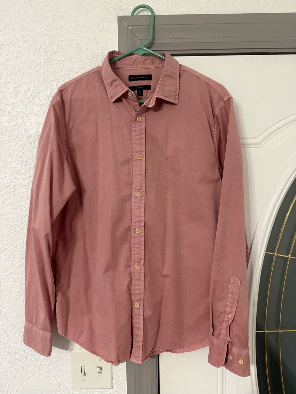 Banana Republic Men’s Dusty Rose Long-Sleeve Button-Up Shirt